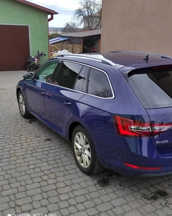 Skoda Superb cena 53600 przebieg: 300000, rok produkcji 2016 z Lublin małe 92